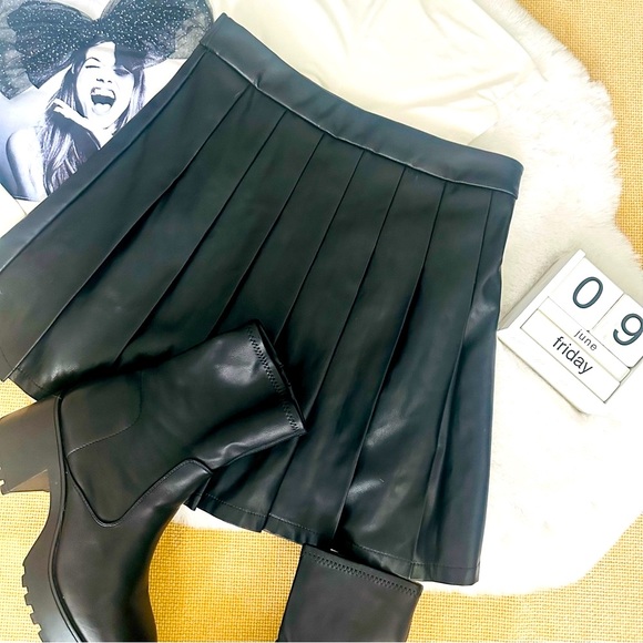 Blashe black leather skirt, in excellent condition size M - Picture 3 of 14